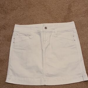 White House Black Market Skirt, Size 6, White In Color
